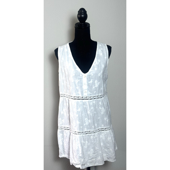 C&C California Tops - C & C California Women’s White Tunic White Mini Size M Sleeveless Lightweight